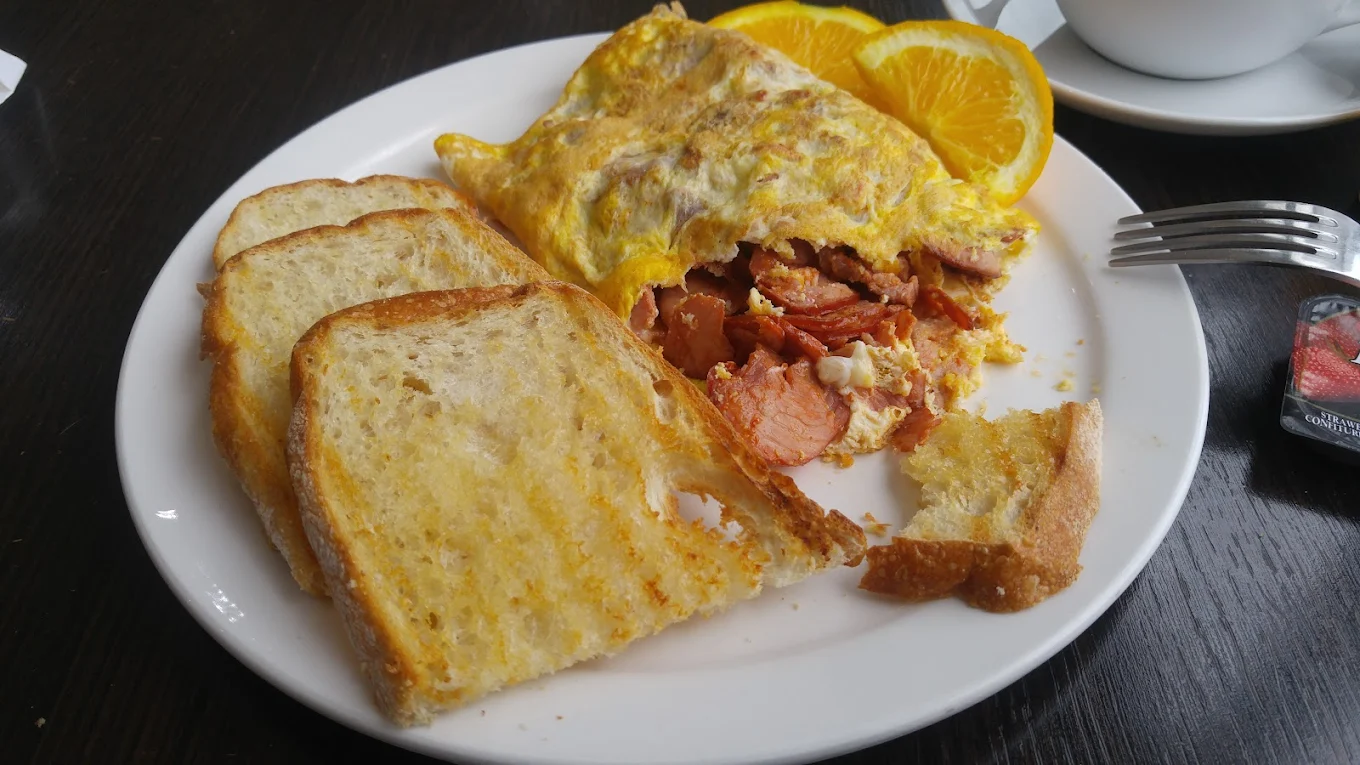 Omelette, toast and lemon